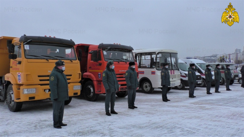Автопарк белгородских спасателей пополнился семнадцатью единицами новой техникой