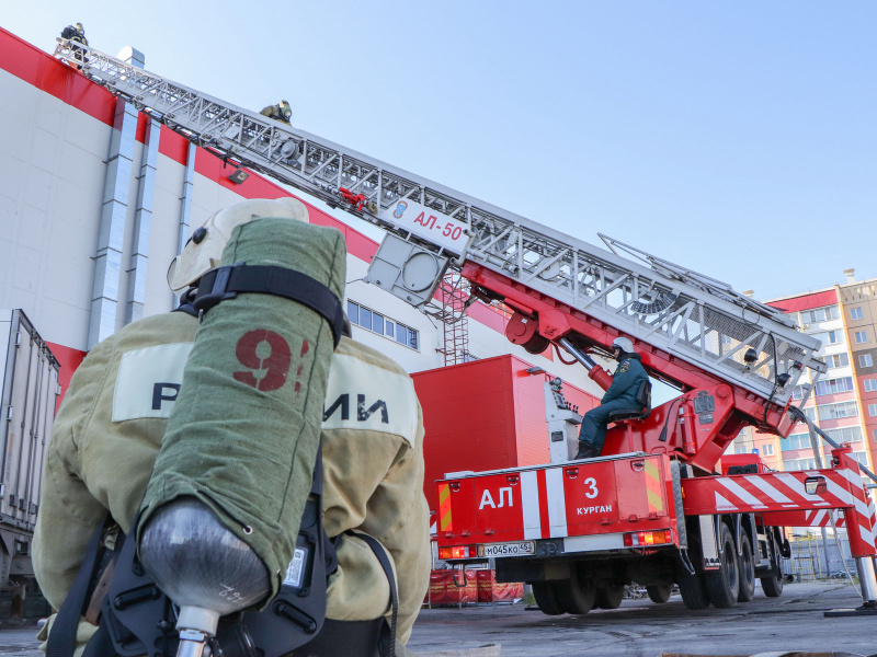 В Кургане прошли пожарно-тактические учения на объекте с массовым пребыванием людей