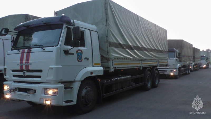 Тысячная колонна МЧС России с гуманитарной помощью прибыла на Донбасс