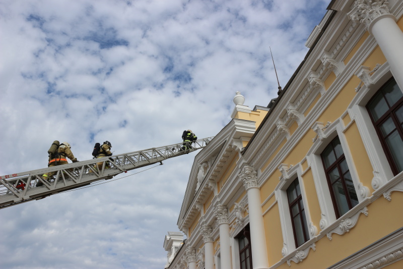 Спасатели провели учения на объекте исторического наследия в центре Тулы