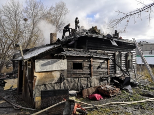 Новосибирские огнеборцы ликвидировали возгорание частного дома. МЧС предупреждает о возможном росте числа бытовых пожаров